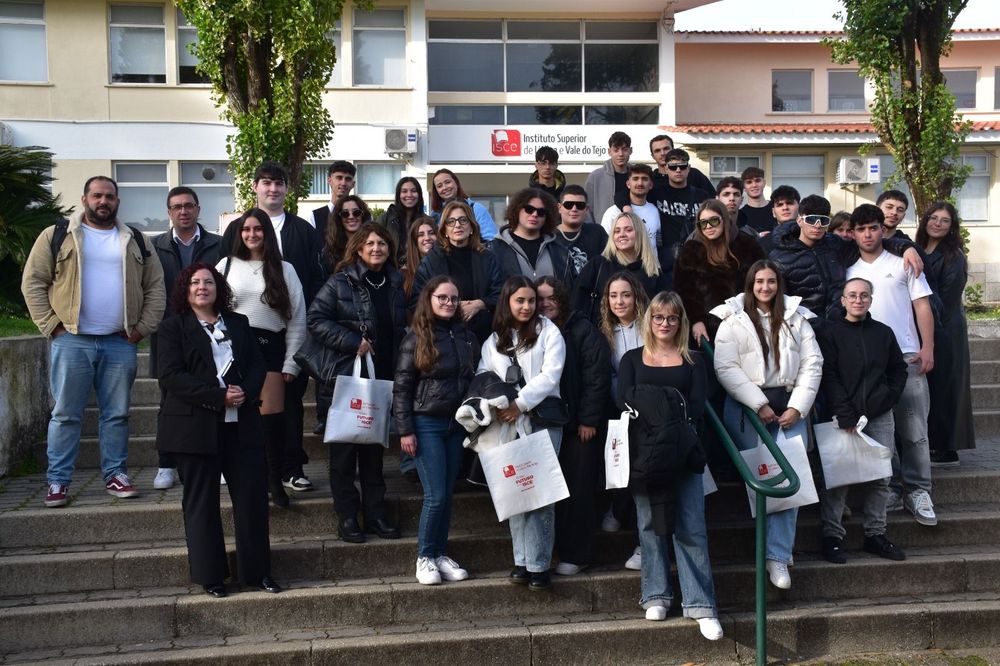 Estudantes de Gestão Turística do ISCE recebem visita de alunos da Câmara de Comércio Italiana