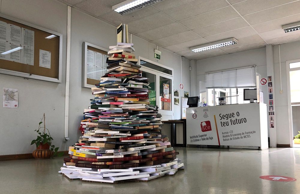 Árvore de Frutos com Ideias Dentro