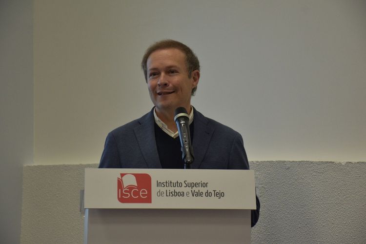 Apresentação do E-Book "A Formação de Educadores e Professores" Foto 4