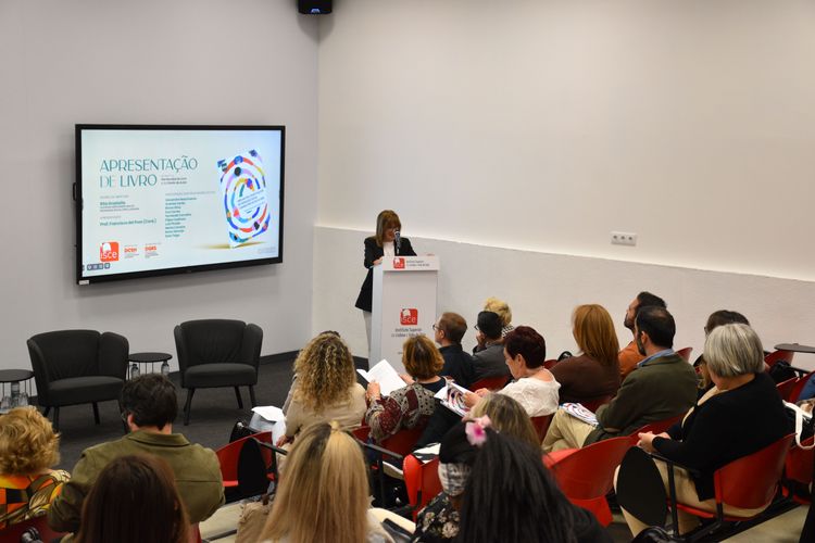 Apresentação do livro “Innovación e investigación en pedagogía social y animación sociocultural” — foto 1
