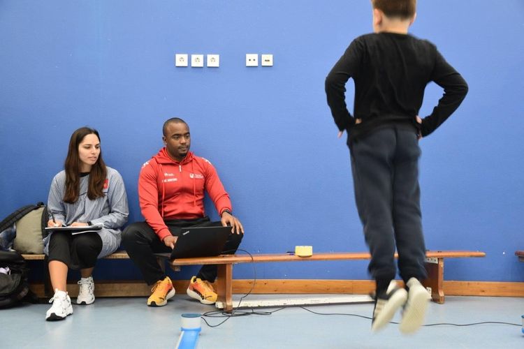 Departamento de Ciências do Desporto em ação na Escola Básica de Olival Basto Foto 6