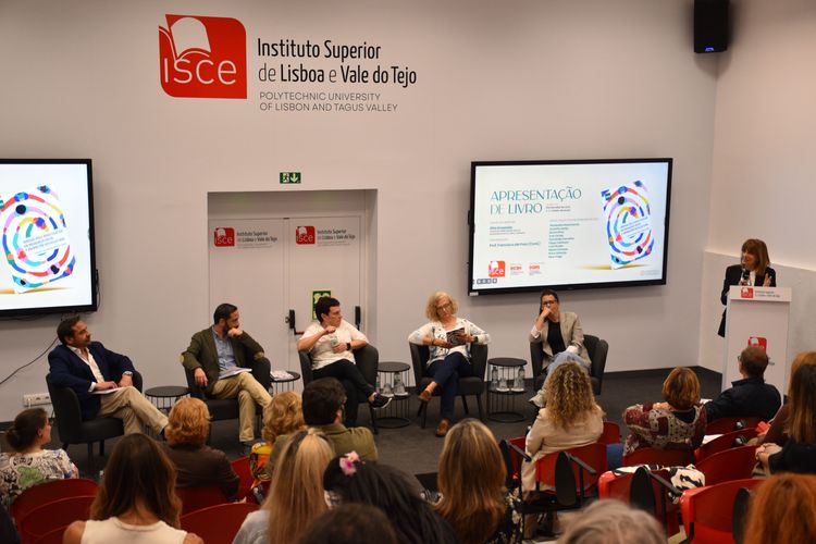 Apresentação do livro “Innovación e investigación en pedagogía social y animación sociocultural” — foto 3