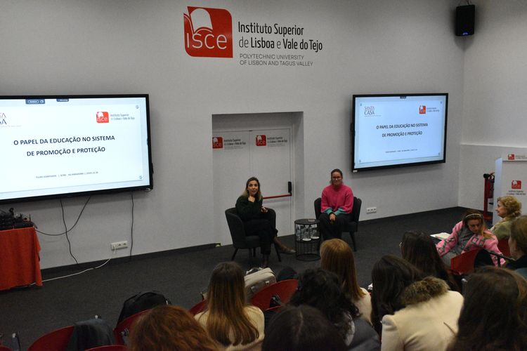 ISCE dinamizou Seminário sobre Educação e Sistema de Promoção e Proteção Foto 4