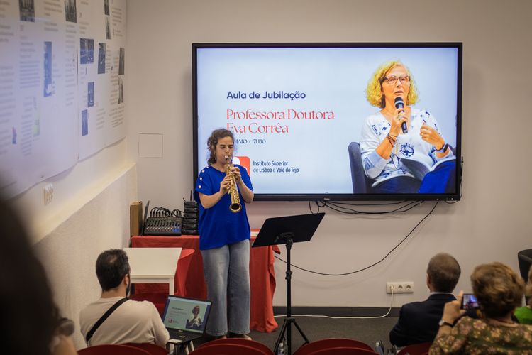 Aula de Jubilação da Professora Doutora Eva Corrêa — foto 1