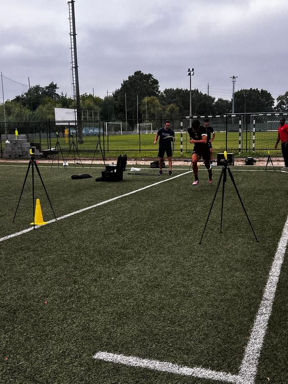 ISCE participa em investigação aplicada sobre o perfil força-velocidade em atletas de futebol — foto 3