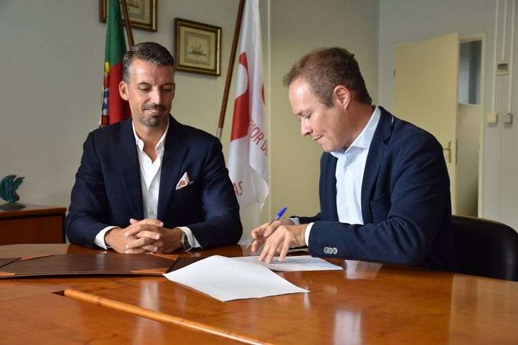 ISCE e ES'COOL formalizam protocolo de cooperação Foto 5