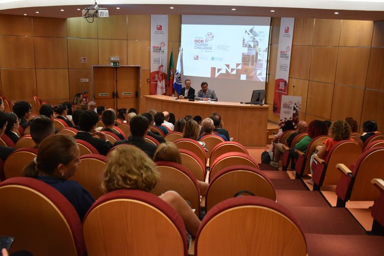 Bárbara Parreira foi a vencedora da 2.ª Edição do ISCE Tourism PAP Challenge Foto 13