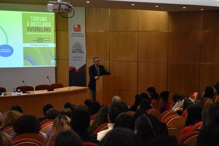 ISCE recebeu Conferência “Turismo e Hotelaria Futureland” Foto 5