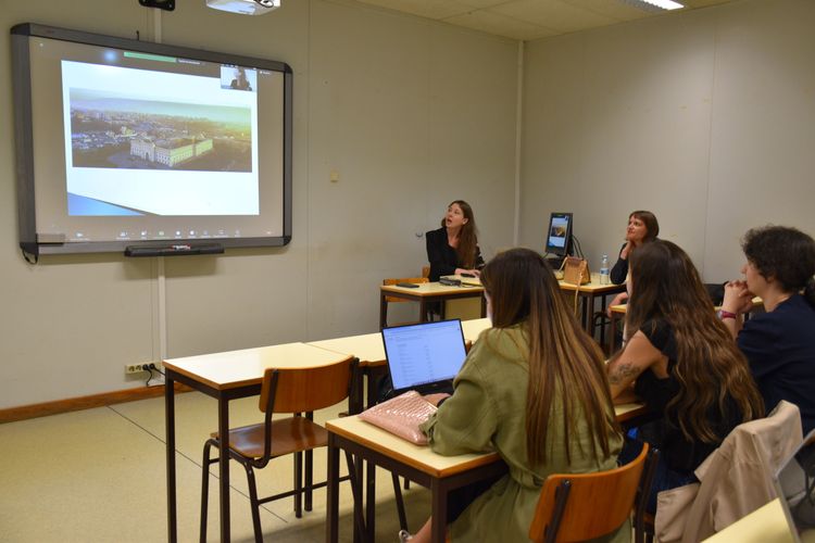 ISCE recebeu a visita de docentes da University of Social and Medical Science Foto 4