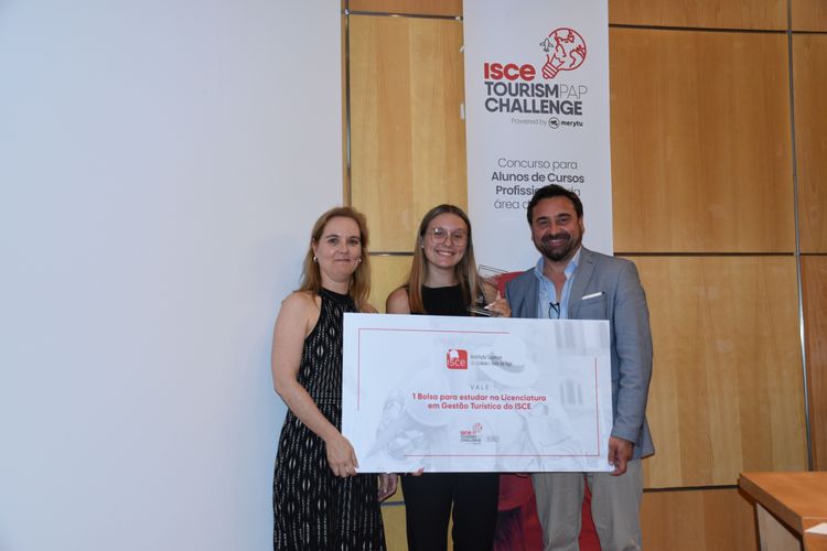 ISCE recebeu a visita de docentes da University of Social and Medical Science Foto 3