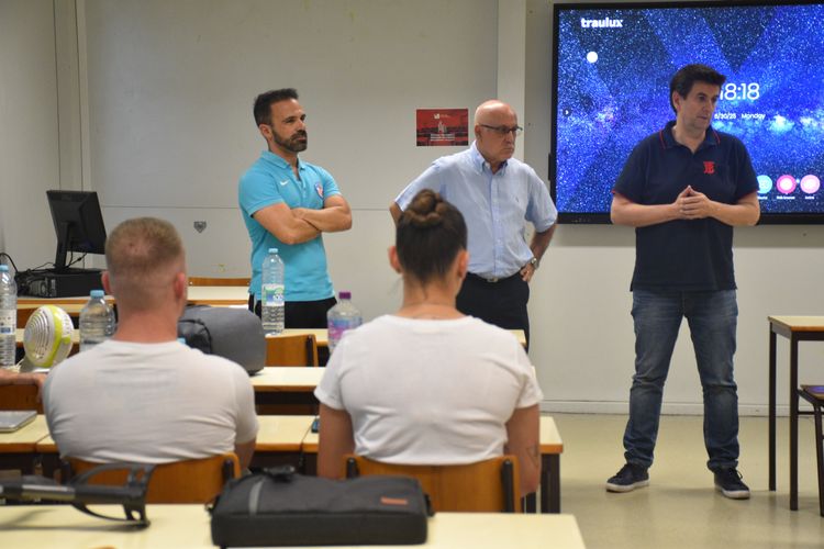 Professor Nelo Vingada dinamizou aula no ISCE Foto 2