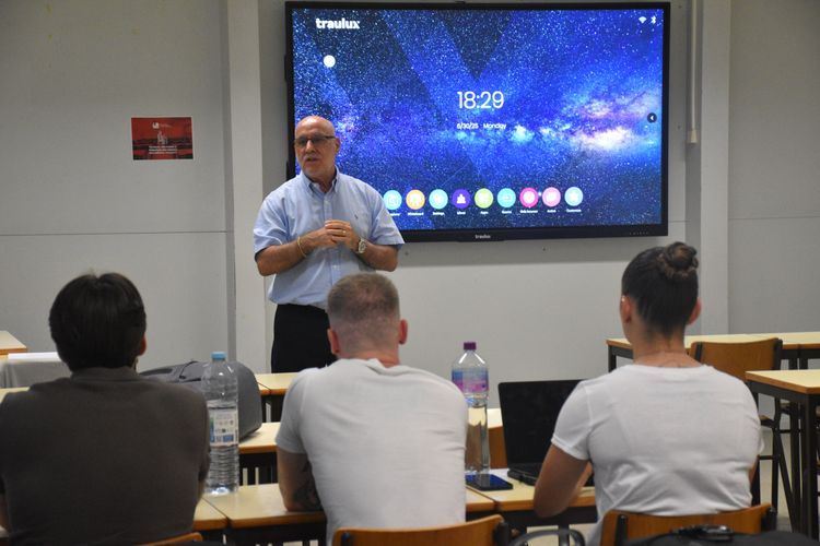 Professor Nelo Vingada dinamizou aula no ISCE Foto 6