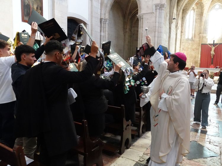 Bênção dos Finalistas do ISCE assinala momento marcante para a comunidade académica Foto 12