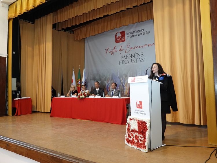 Bênção dos Finalistas do ISCE assinala momento marcante para a comunidade académica Foto 23