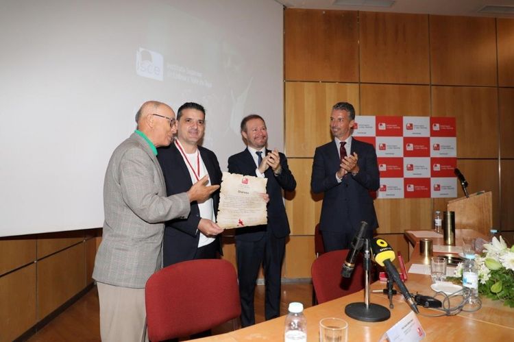 Outorga do título de Professor Especialista Honoris Causa Foto 8